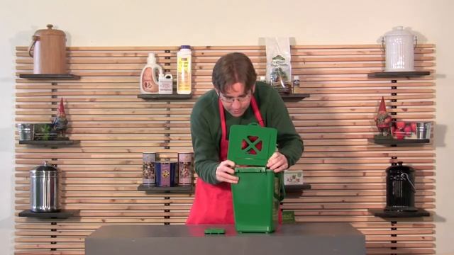 Compost Pail смотреть онлайн