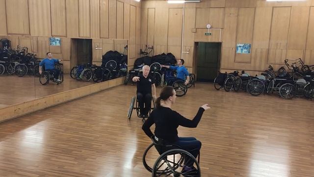 Little, very little composition... 8 bars of Waltz смотреть онлайн