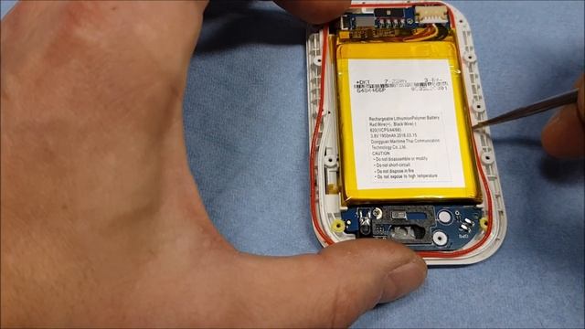 Polar V650 - How to change main battery in device. смотреть онлайн