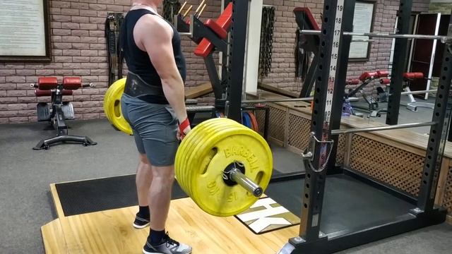 Становая 200 кг , косяк в прогнутой спине . смотреть онлайн