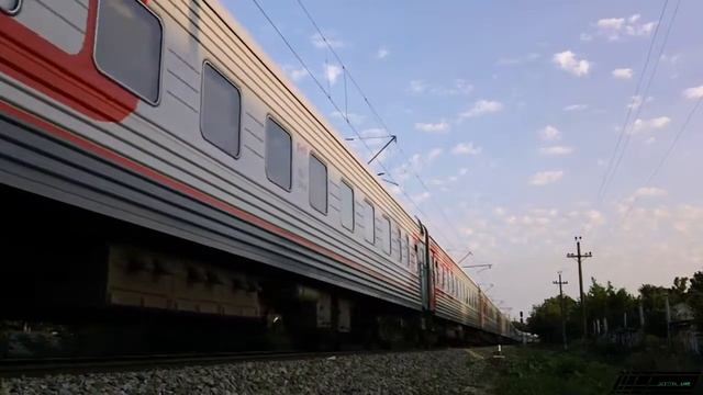 ЭП1М-632 с поездом №228 Новороссийск - С-Петербург смотреть онлайн