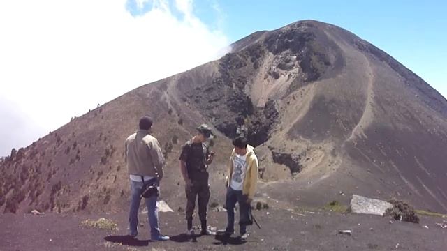 ESTUARDO ANTONIO CALDERON TOBAR. VOLCÁN D E ACATENANGO, PICO ACATENANGO - 2014 смотреть онлайн