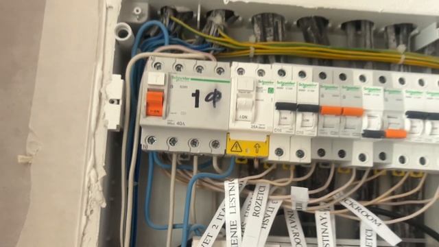Переделки за дешевыми электриками смотреть онлайн
