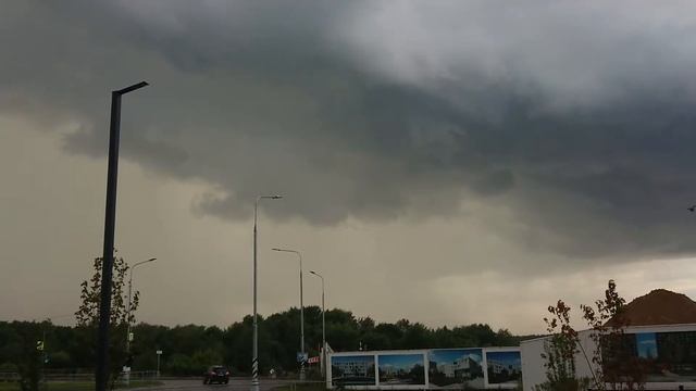 Гроза в Новой Москве 1 августа 2020, молнии и мощные раскаты. смотреть онлайн