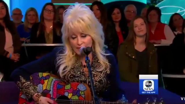 Dolly Parton - Coat Of Many Colors (Live On GMA) смотреть онлайн