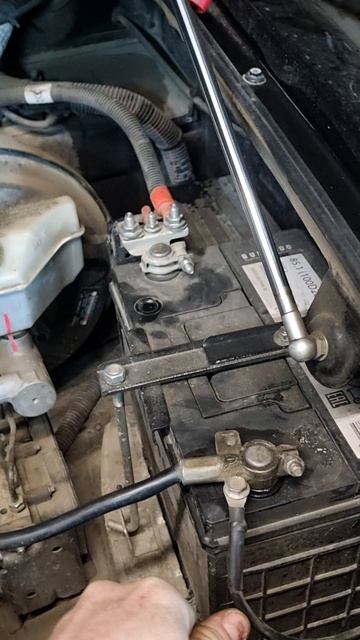 УАЗ Патриот не заводится и недозаряжает аккумулятор смотреть онлайн