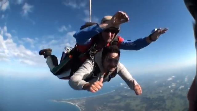 My First Tandem Skydive - Byron Bay Australia from 14,000 ft _ JASEM ALMOUSA , kuwaiti смотреть онлайн