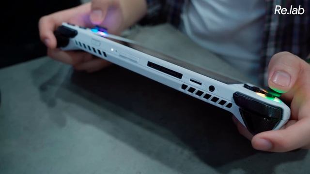 ROG ALLY - Gaming cầm tay mạnh nhất thế giới: AMD Z1 Extreme, chấp kèo Steam Deck! смотреть онлайн