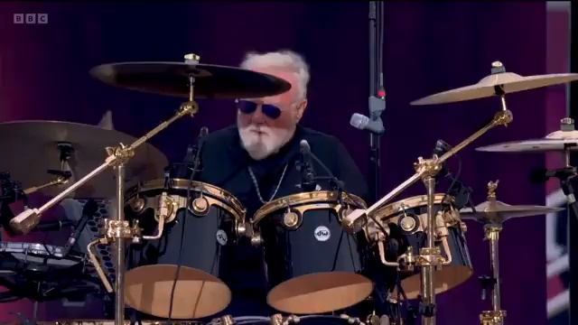 We are the Champions | Queen and Adam Lambert | Queen Elizabeth II's Platinum Jubilee Party (RIP) смотреть онлайн