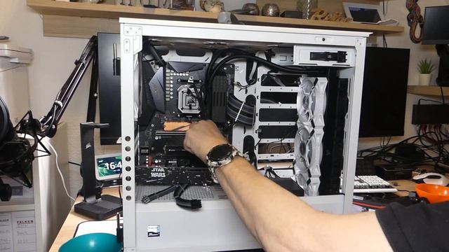 Corsair H150i Elite Capellix In  Corsair 678c-Kompletter Einbau-Test-RGB-Show