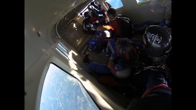 Aarya B C's Tandem skydive! смотреть онлайн
