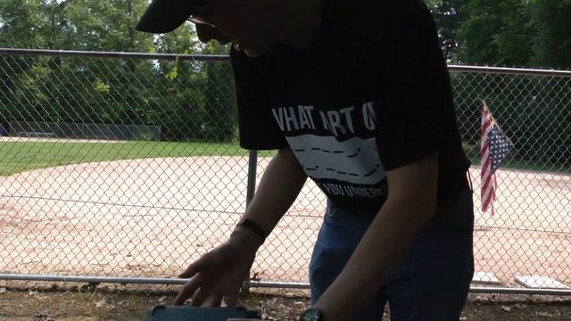 Using a Portable 10 Watt, Solar Powered Radio смотреть онлайн