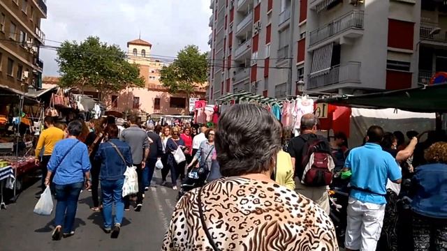 Блошиный рынок в Валенсии. Flea market in Valencia, Spain смотреть онлайн