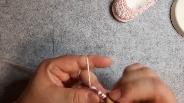 Cómo hacer sandália a crochet para bebé de 0 a 3 meses (parte final) смотреть онлайн
