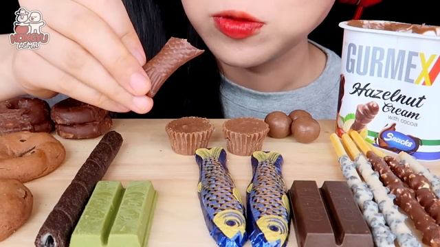 ASMR CHOCOLATE PARTY 해외 초콜릿, 몰티져스, 빼빼로 먹방 MALTESERS, OREO, GREEN TEA DESSERTS EATING SOUNDS MUKBANG смотреть онлайн