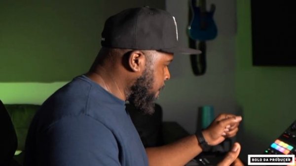 Made a Crazy Beat using Native Instruments MODULAR ICONS with the Maschine Plus 🔥