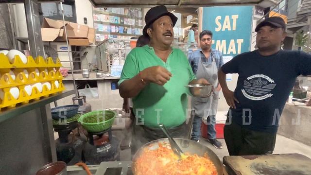Butter Egg Bhurji YUSUF OMLET | Vadodara Famous | YUSUF OMLET | 10/10 Egg | 83 Years old Shop | смотреть онлайн