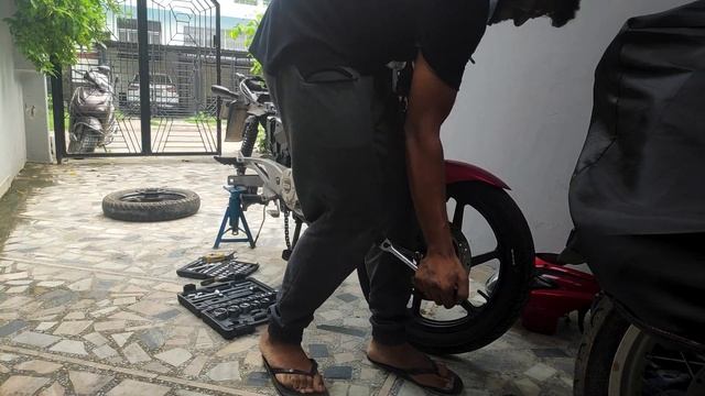 PULSAR 180 MODIFICATION PART 1 | HOW TO DISMANTLE A BIKE | WORKSHOP AT 2ND FLOOR OF MY HOME смотреть онлайн