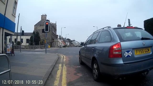 FY55GZM Smart driver thwarts a cyclist смотреть онлайн