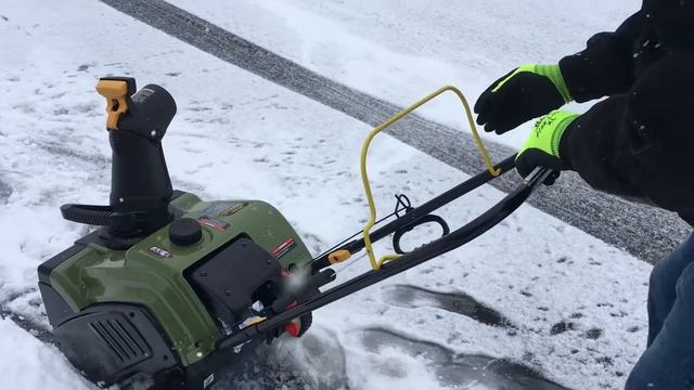 Gas Powered Snow Blower 2.4 HP смотреть онлайн