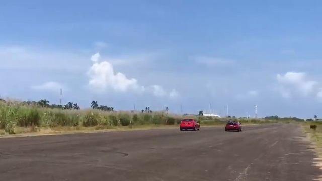 Pontiac G8 GT (stock) vs BMW M3 (nitro) смотреть онлайн