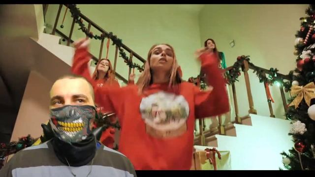 Маха Горячёва - Новогодиться (Премьера клипа / 2020 | Реакция смотреть онлайн