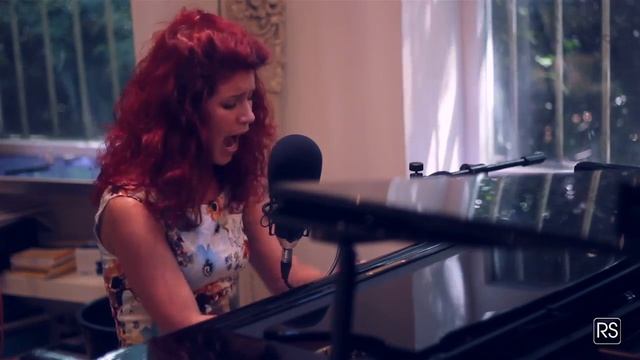 Calvin Harris feat. Ellie Goulding: I Need Your Love - Carrie Haber смотреть онлайн