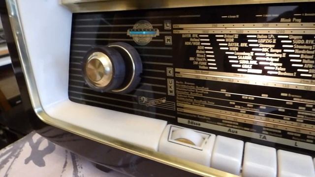Mi radio de válvulas marca NORDMENDE, PARSIFAL U17, funcionando. смотреть онлайн
