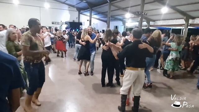 Valdir Pasa-Baile Nova Mutum Mato Grosso  Flor Do Meu Jardim Vem Bailar Comigo( Dionísio Costa)