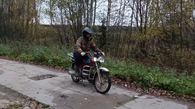 КАК НАУЧИТЬСЯ СТАНТИТЬ НА МОПЕДЕ АЛЬФА|МОТОБРАТЬЯ смотреть онлайн