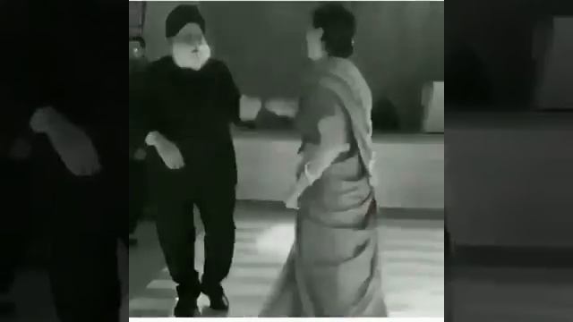 Lamborghini Song Dance- Old Sardar Couple смотреть онлайн