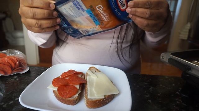 100 POUND WEIGHT LOSS JOURNEY | WHAT I EAT IN A DAY VLOG | WAFFLES, SHRIMP PASTA, PANINI смотреть онлайн