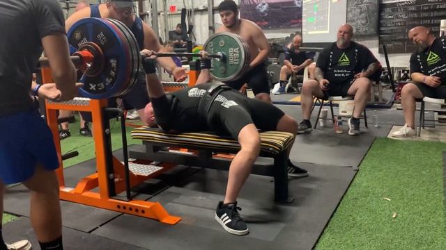 Masters 2 - 220 lb Men’s Unlimited division All Time World Record of 722 lbs смотреть онлайн