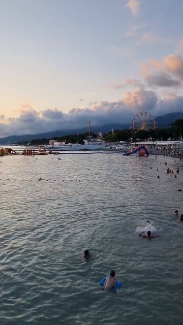Центральный пляж в Кабардинке на закате смотреть онлайн