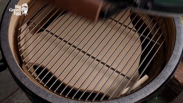Kaip iškepti sviestinę duoną - Big Green Egg смотреть онлайн