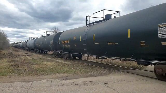 Why Are So Many TANKER CARS Going North? #trains #trainhorn #trainvideo2023 | Jason Asselin смотреть онлайн
