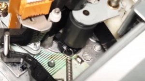 поменял втулку пластмассовую на прижимном ролике Panasonic hi-fi Stereo F 55 е е