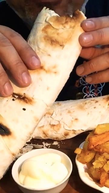Eating delicious and crispy Shawarma | Eating Sounds | ASMR | Eating Show | #shorts смотреть онлайн