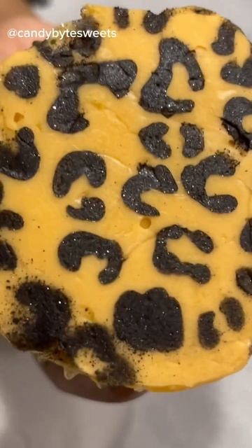 🐆Leopard 🐆 Cupcakes #short #shorts #design #art #cake #cupcakes #shortsfeed