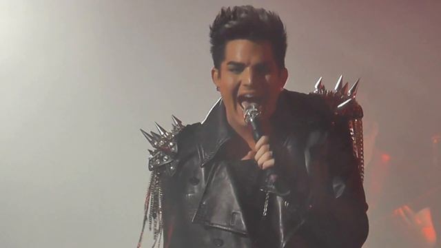 Queen and Adam Lambert-Start-Flash We Will Rock You Fast-HMV Hammersmith Apollo 12-07-2012 смотреть онлайн