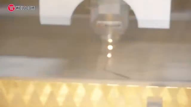 20kw yawei - HLF series of high-speed optical fiber laser cutting machine смотреть онлайн