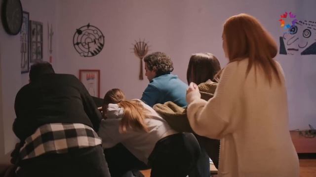 Ferit, Seyran'ın Arkadaşlarına Saldırdı! | Yalı Çapkını 49. Bölüm смотреть онлайн