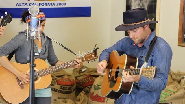 Abalone Grey - Going to the Country @ Alta Coffee смотреть онлайн
