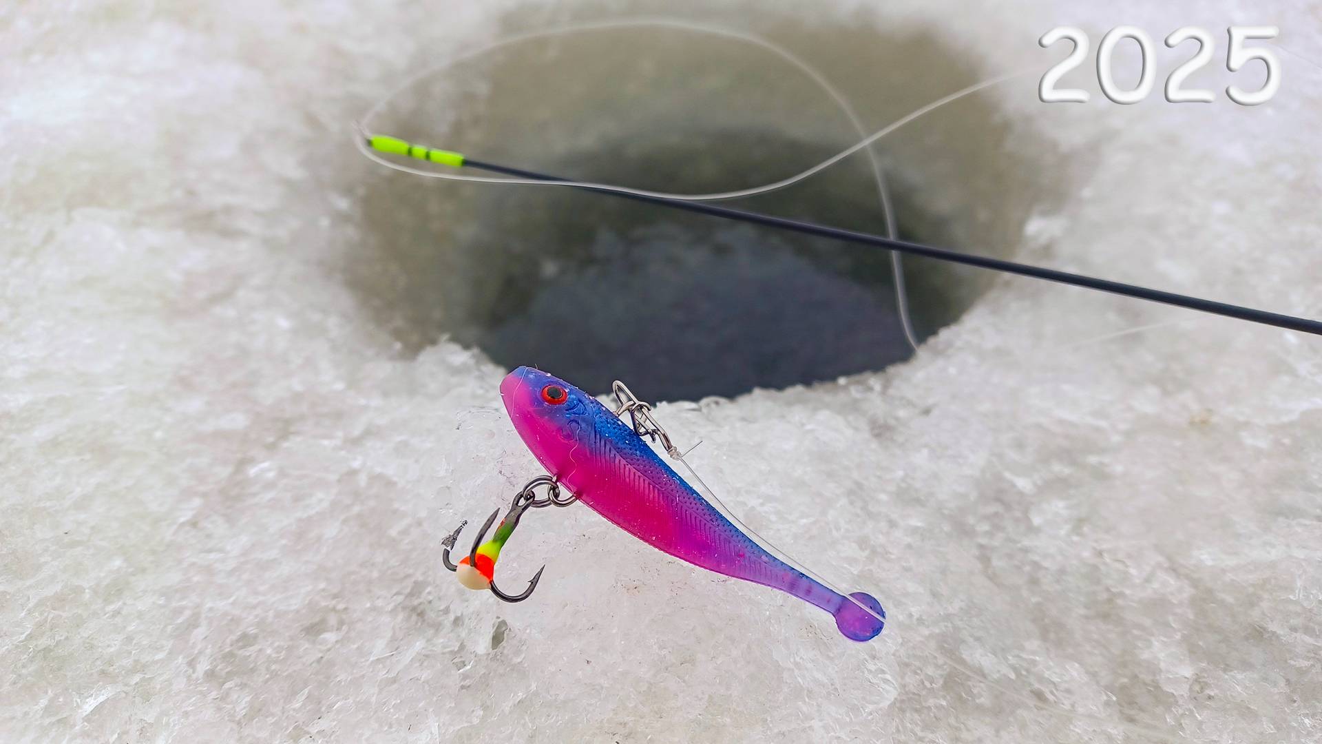 НЕ ОЖИДАЛ что эта НОВИНКА БУДЕТ так ЛОВИТЬ РЫБУ! Зимняя рыбалка на реке в 2025 смотреть онлайн