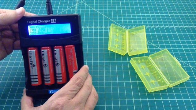 Ultrafire 18650 Battery Capacity Test - TheSmokinApe смотреть онлайн