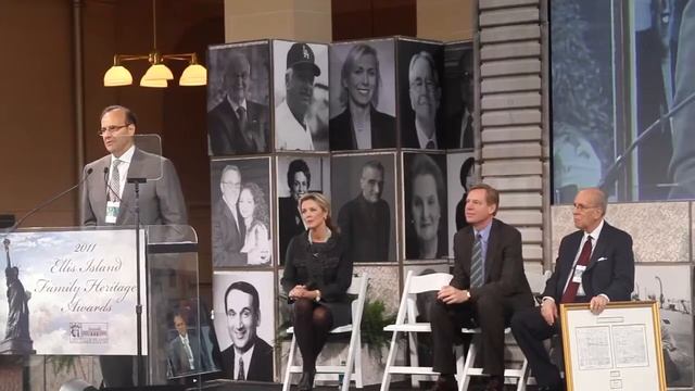 Joe Torre Gets Honored at 2011 Ellis Island Family Heritage Awards смотреть онлайн