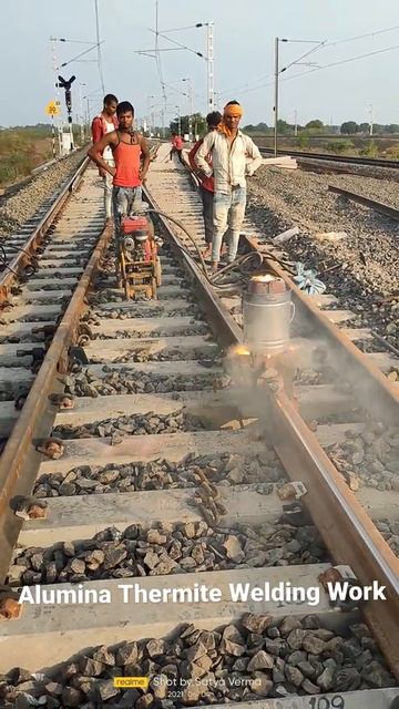 Alumina Thermite Welding Work In #Railway смотреть онлайн