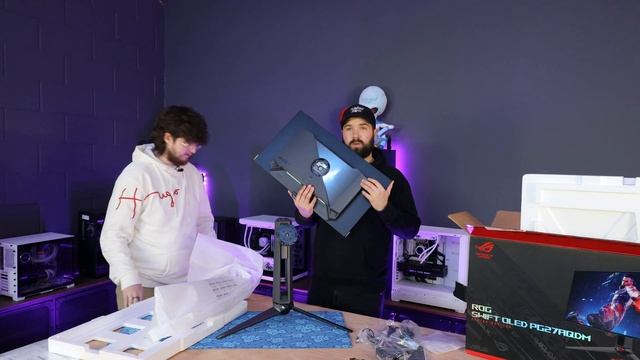 The BEST OLED Gaming Monitor for 2024..? (ROG Swift OLED PG27AQDM Unboxing) смотреть онлайн