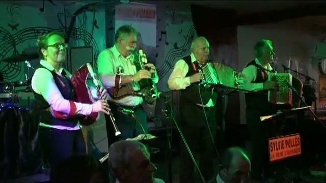 Cabrettes et accordéons des burons de Pailherols gala AURILLAC mai 2017 folklore 2 смотреть онлайн