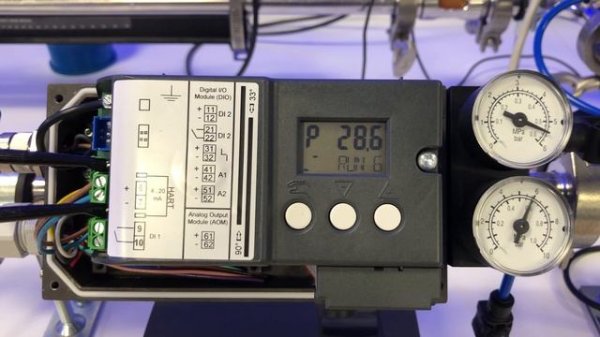 Siemens SIPART PS2 pneumatic valve positioner. Valve Signature